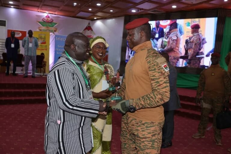 Journée de l’excellence scolaire 2025 : le Burkina célèbre l’intelligence, le mérite et le patriotisme