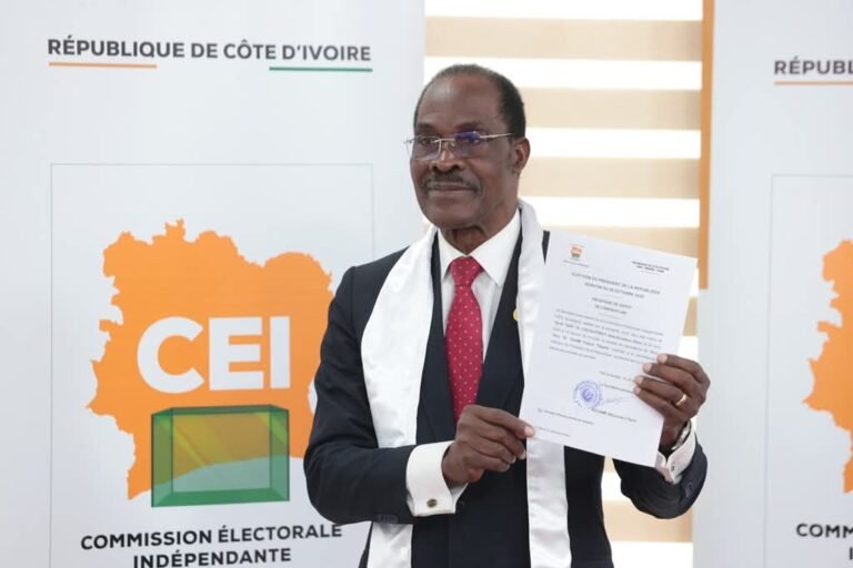 Côte d’Ivoire : Tidjane THIAM défie OUATTARA en déposant sa candidature malgré les obstacles judiciaires et politiques