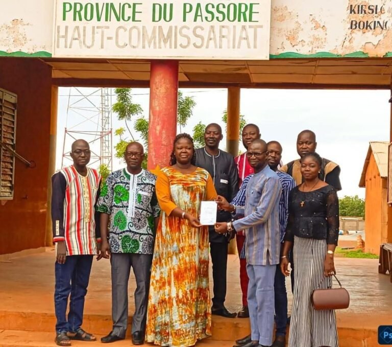 Passoré/Yako : les acteurs de la santé offrent 720 000 F CFA au Fonds de soutien patriotique