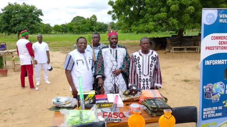 Arbolé : Le PDG du Groupe Wendtoin Multi Services fait un don important aux FDS et VDP pour soutenir le retour de la paix au Burkina Faso