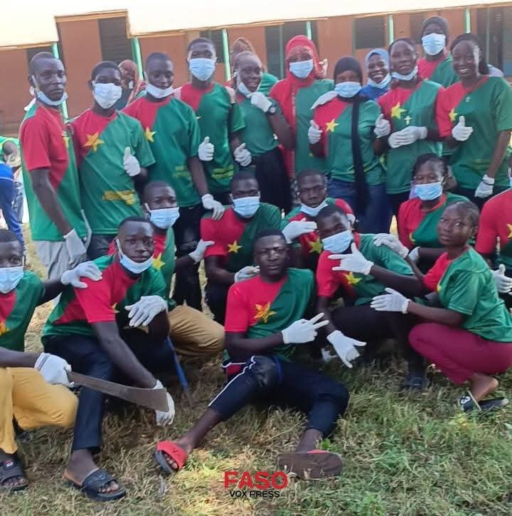 Région de Yaadga: Patriotisme bien intégré, les immergés de Yako nettoient le centre médical