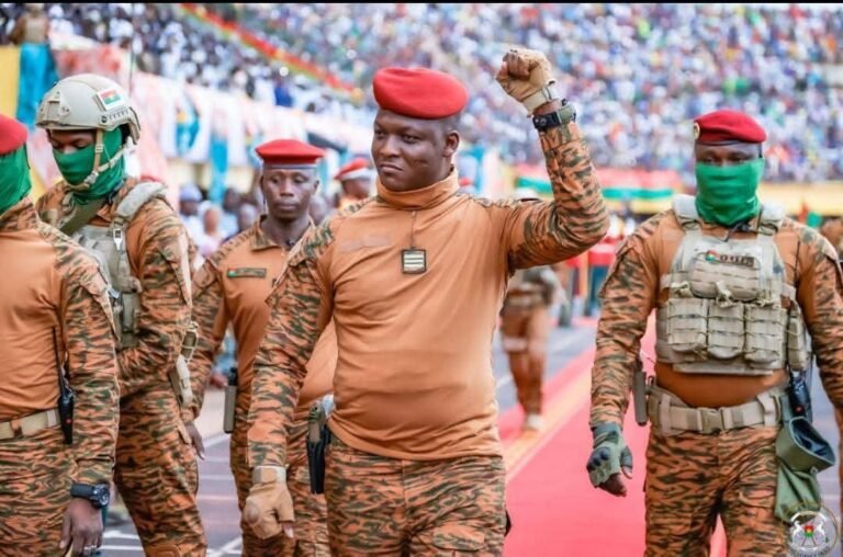 An 3 de la RPP: Le Capitaine Ibrahim TRAORÉ, un président proche et à l’écoute de son peuple