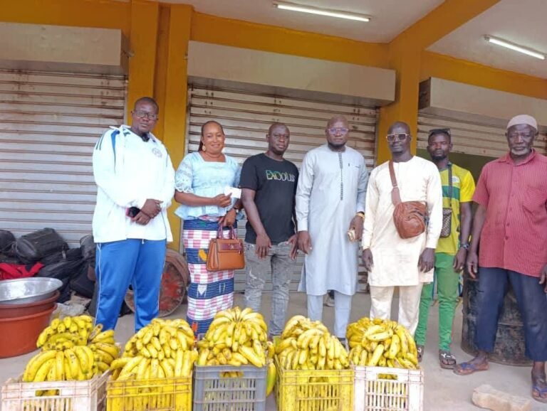 Bobo Dioulasso/Faso Mêbo : Chantal SANOU offre 5 Cassiers de Bananes douces pour soutenir l&rsquo;Initiative
