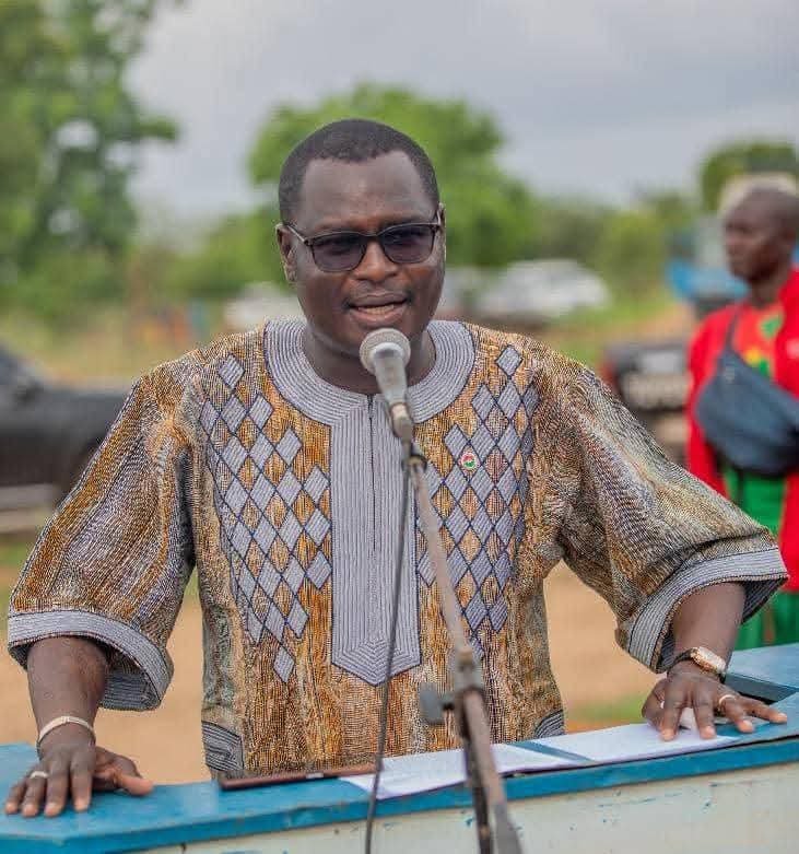 Port des tenues traditionnelles : le Ministre de la Communication Pindgwendé Gilbert OUÉDRAOGO montre l’exemple