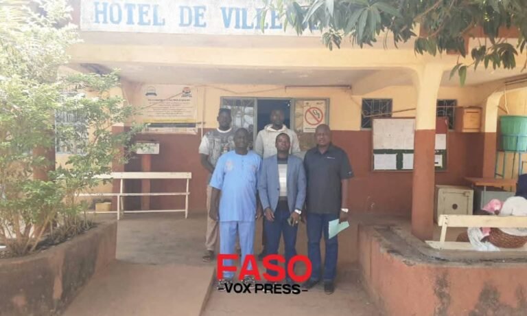 Initiative Présidentielle Faso Mêbo : Le Chef de canton de Soin, par intérim offre une tonne de ciment à l&rsquo;initiative présidentielle