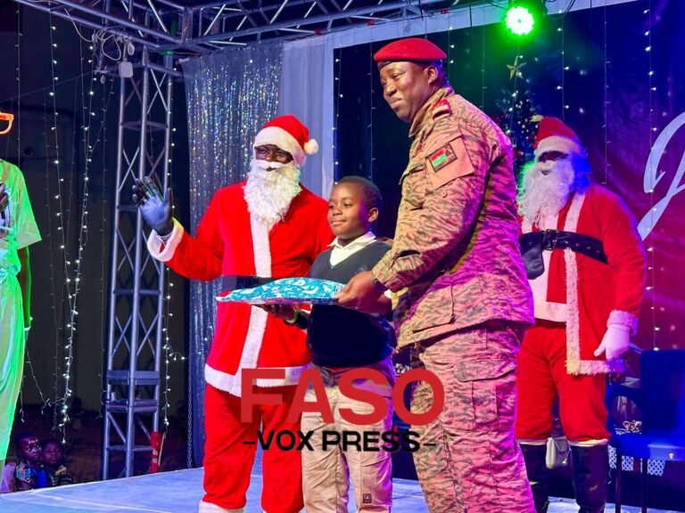 [#Burkina_Faso] Arbre de Noël de l’ASVOVIG : la Nation aux côtés des enfants des Héros