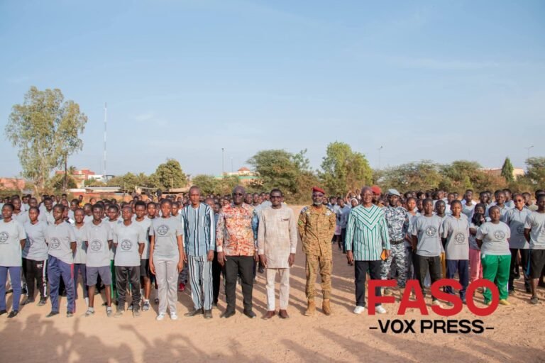 Immersion civique au Lycée technique national de Ouagadougou : le Ministre de l’enseignement supérieur exhorte la jeunesse à incarner les valeurs du Burkina nouveau