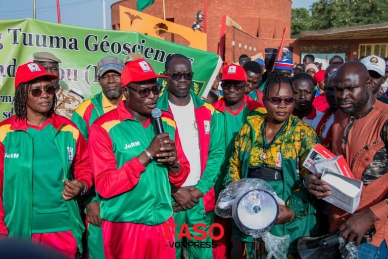 Mémorial Thomas SANKARA : des mégaphones offerts pour que l&rsquo;héritage du père de la Révolution Burkinabè ne s&rsquo;éteigne jamais