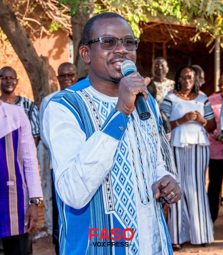 Montée des couleurs au Lycée Vénégré : le Ministre Moumouni ZOUNGRANA appelle la jeunesse à incarner le Burkinabè nouveau