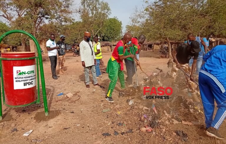 Burkina Faso: l’IPDC mobilise les forces vives de Komki-Ipala dans une action de salubrité