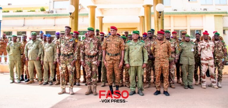Burkina Faso: 1ère réunion ordinaire du Comité des Chefs d’État-Major de la Confédération AES: Des réflexions pour accélérer la montée en puissance de la force unifiée de l’AES sur le terrain