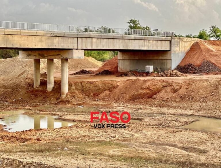 Pont de Hèrèdougou : le calvaire des usagers bientôt terminé grâce au Capitaine Ibrahim TRAORÉ