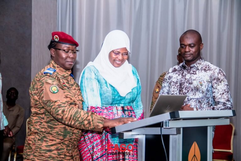 Burkina Faso/Solidarité nationale : la plateforme “Dɛmɛ Sira” officiellement lancée pour une meilleure traçabilité des aides