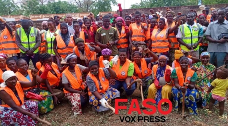 [#Burkina_Faso] Région de NANDO/ Koudougou : le Chargé de Mission Florent Pema NEYA encourage les Brigadiers TRHIMO à poursuivre leur engagement pour une ville plus propre