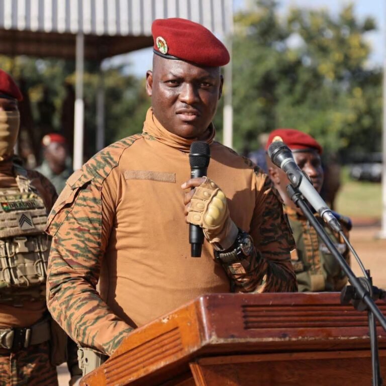 Burkina Faso/ Capitaine Ibrahim TRAORÉ : le leadership qui fait trembler les chaînes 