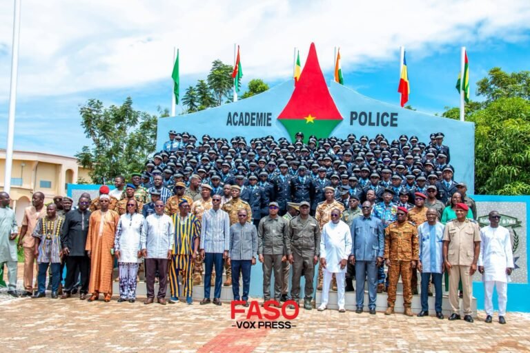Burkina Faso : 180 commissaires et officiers de la promotion « Djinawè », le patriotisme en armes pour sécuriser le Sahel 