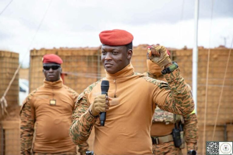 [#Burkina_Faso] Région de Yaadga/ Échange direct avec le peuple : le dialogue de vérité, la marque de fabrique du Camarade Capitaine Ibrahim TRAORÉ