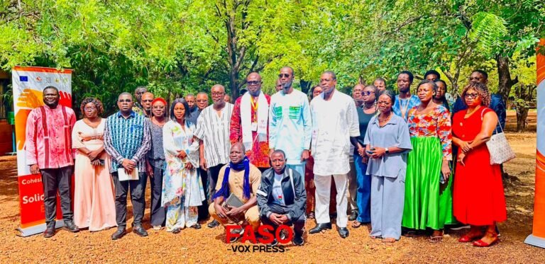 Burkina Faso/ Lutte contre la désinformation : l’ONG ACRA outille les journalistes burkinabè pour une communication au service de la paix