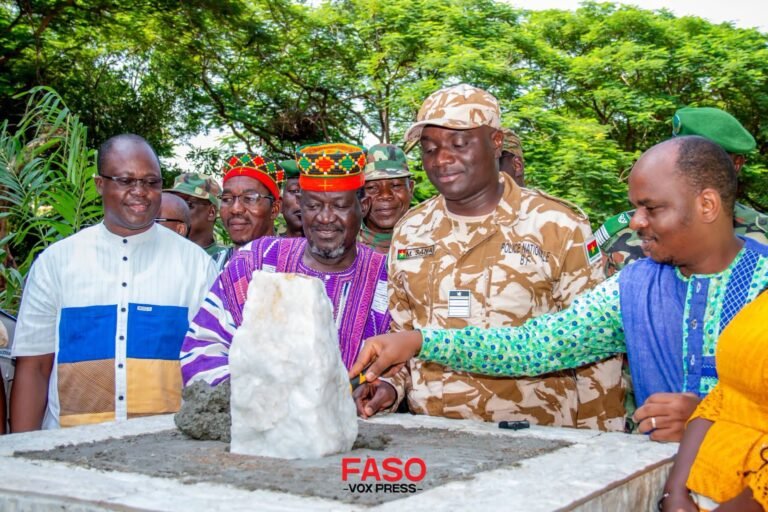 Burkina_Faso:Pose de Première pierre de la réhabilitation du parc urbain Bangr Weogo: « S’il faut venir chaque jour, je le ferai » avertit le ministre SANA