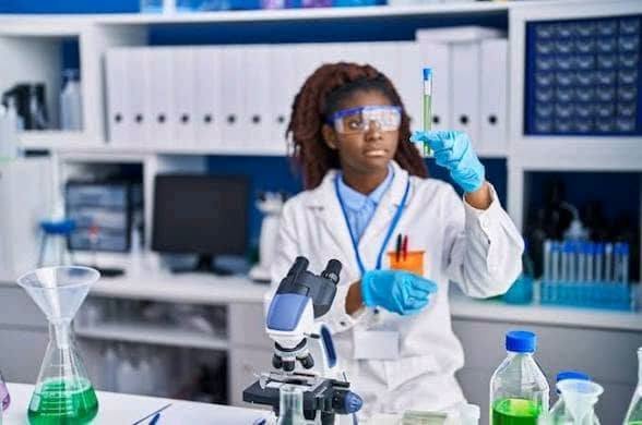Burkina Faso/Femme et sciences : le nouveau regard que veut imposer le Capitaine Ibrahim TRAORÉ pour l&rsquo;émergence d&rsquo;une élite scientifique féminine