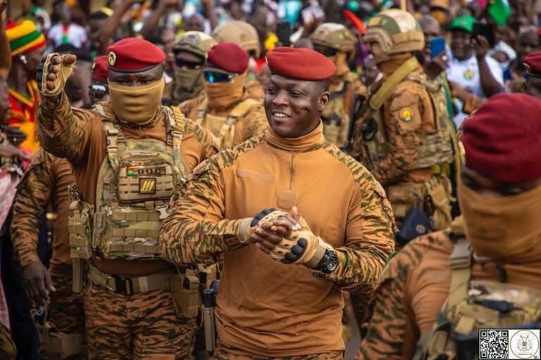 Burkina_Faso:Le Capitaine Ibrahim TRAORÉ, le Président qui fait de la parole une arme de reconquête nationale