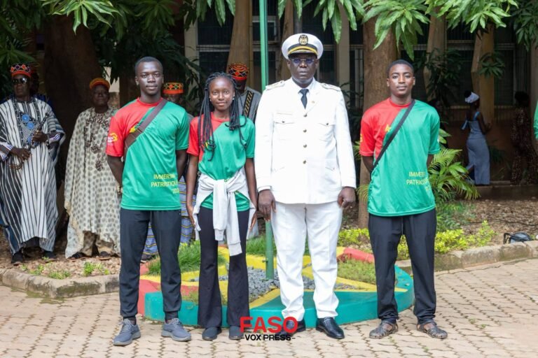 Montée des couleurs au Gouvernorat de Ouagadougou : « Chaque achat doit être un acte de souveraineté »