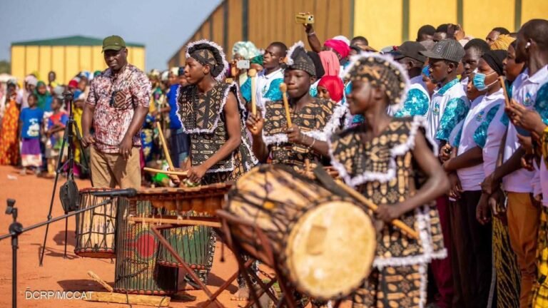 Burkina Faso: les armes gagnent la guerre, la culture gagne la paix